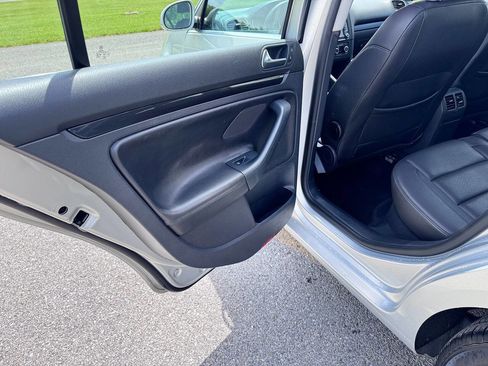 Used 2012 Volkswagen Jetta TDI FWD image 4