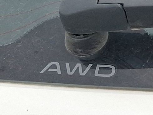 Certified 2025 Honda HR-V LX image 28