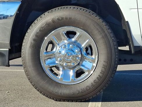 Used 2024 RAM 2500 Tradesman w/ Chrome Appearance Group image 8