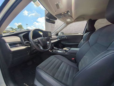Used 2025 Mitsubishi Outlander SE AWD/4WD image 15