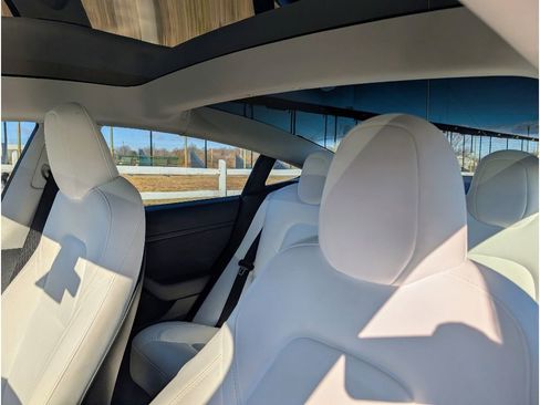Used 2023 Tesla Model 3 Performance image 14