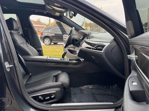 Used 2016 BMW 750i xDrive image 19