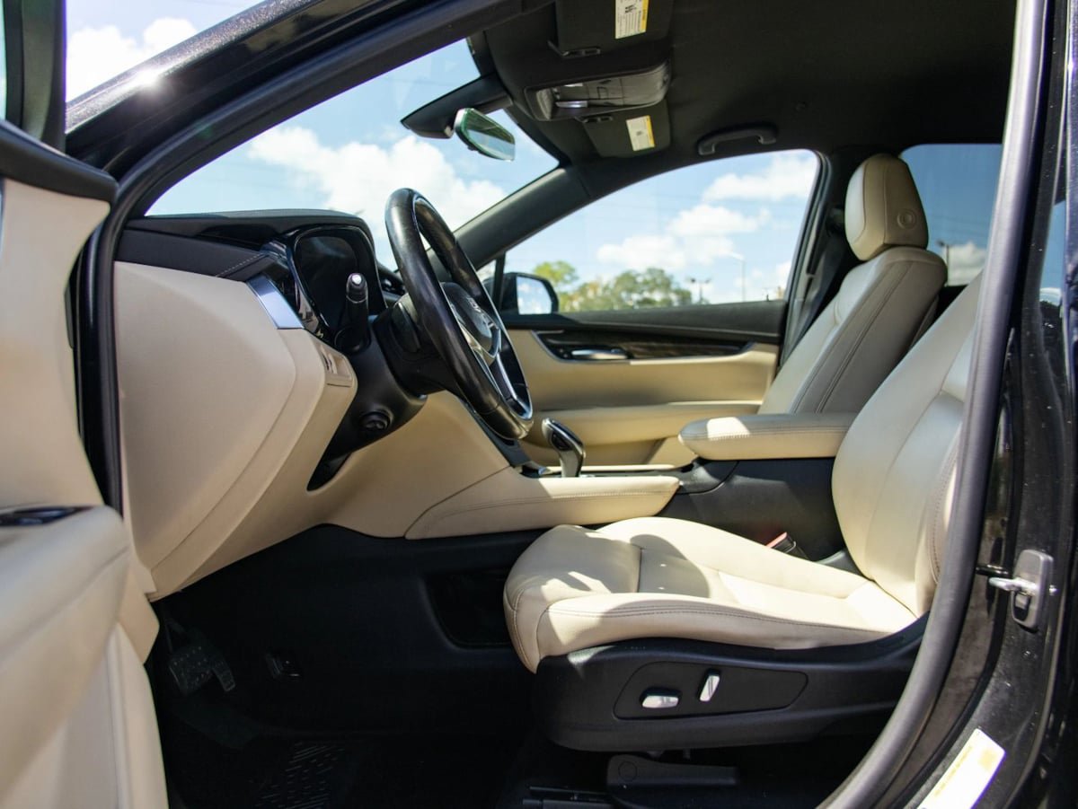 Used 2019 Cadillac XT5 FWD image 15