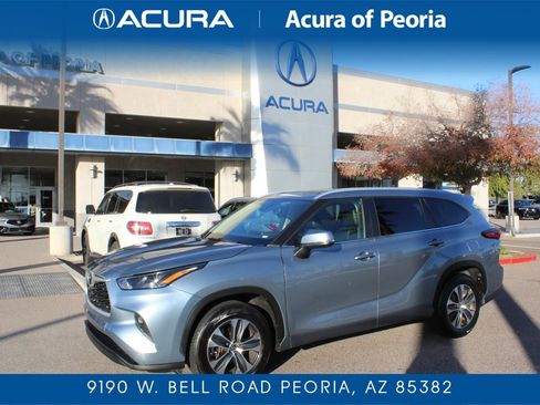 Used 2023 Toyota Highlander XLE image 1