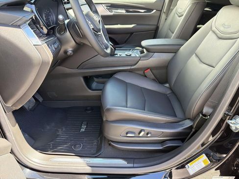 New 2026 Cadillac XT5 Premium Luxury w/ LPO, Floor Liner Package AWD/4WD image 5