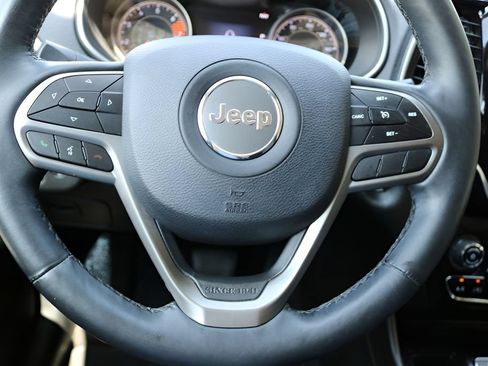 Used 2019 Jeep Cherokee Limited FWD image 21