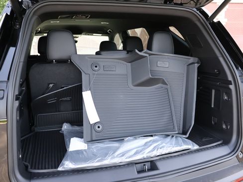 New 2026 Chevrolet Traverse LT w/ Midnight/Sport Edition FWD image 21