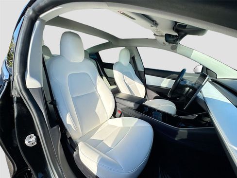 Used 2019 Tesla Model 3 Long Range image 27