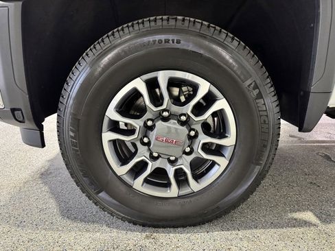 Used 2025 GMC Sierra 3500 SLE w/ SLE Value Package image 25