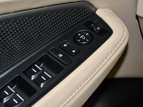 Certified 2025 Acura MDX SH-AWD image 33