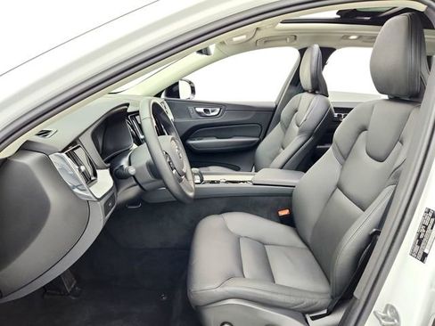 Certified 2025 Volvo XC60 B5 Plus image 21