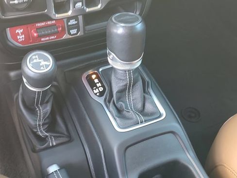 Used 2020 Jeep Gladiator Rubicon AWD/4WD image 19
