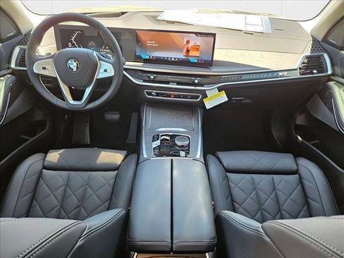Used 2026 BMW X7 xDrive40i w/ Premium Package image 14