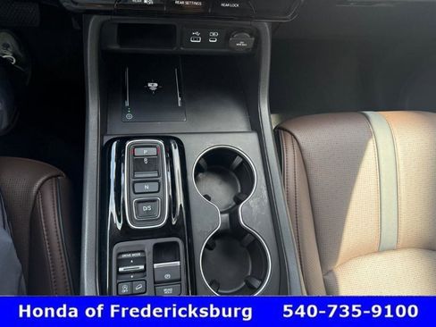 Used 2025 Honda Pilot Elite image 30