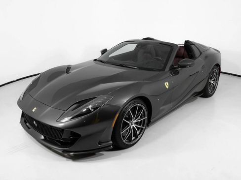 Used 2023 Ferrari 812 GTS RWD image 1
