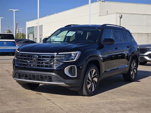New 2026 Volkswagen Atlas SE image 2