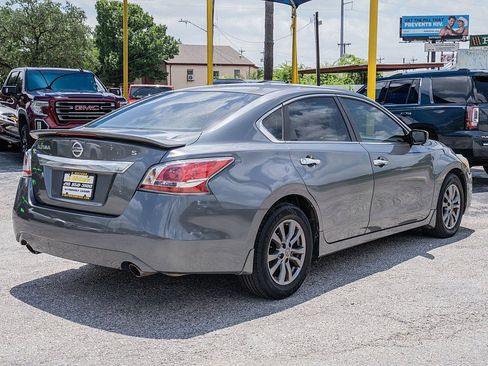 Used 2015 Nissan Altima 2.5 S w/ Sport Value Package FWD image 5