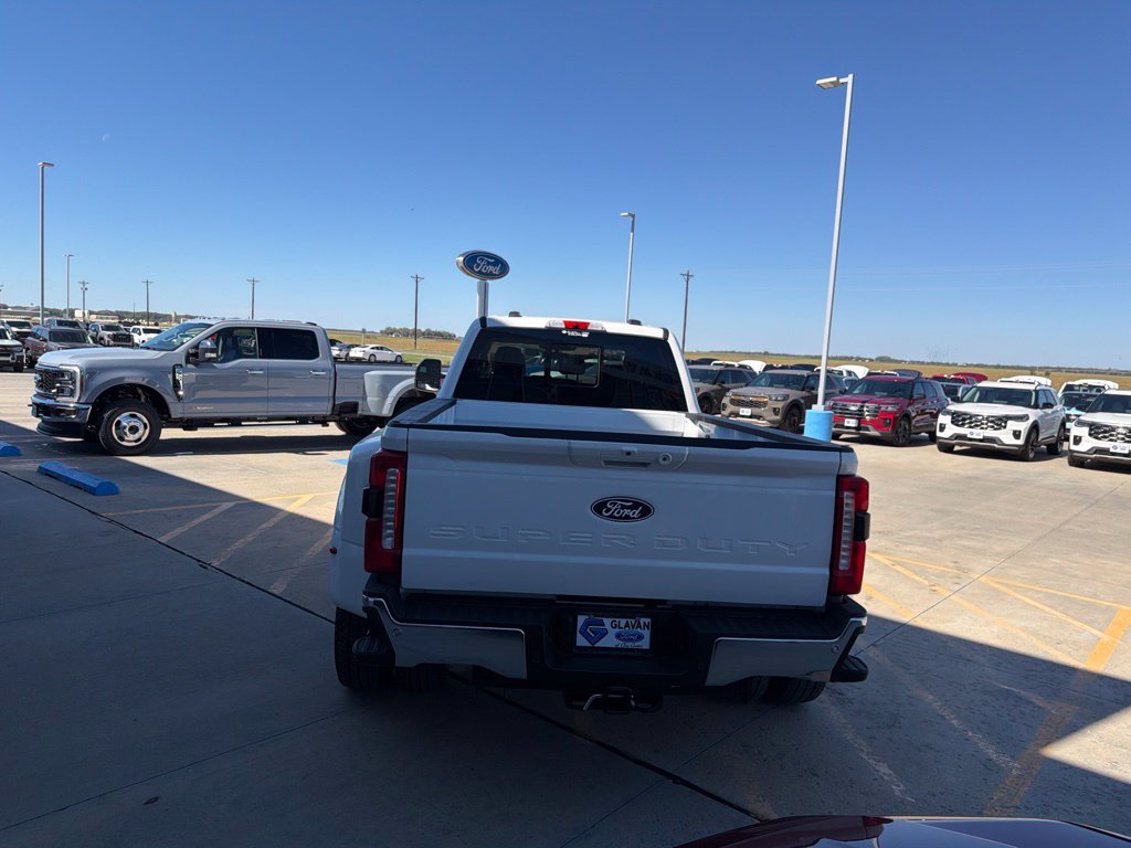 New 2027 Ford F350 Lariat w/ Lariat Premium Package AWD/4WD image 6