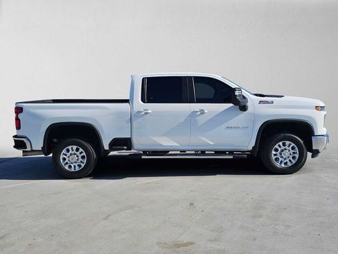 Used 2026 Chevrolet Silverado 2500 LT AWD/4WD image 2