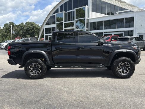 Used 2025 Chevrolet Colorado ZR2 w/ Technology Package AWD/4WD image 13
