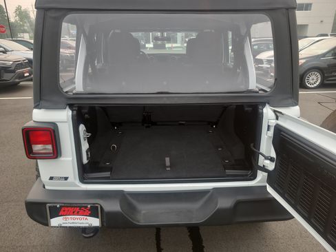 Used 2022 Jeep Wrangler Unlimited Sport AWD/4WD image 29