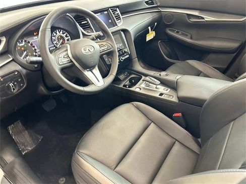 New 2025 INFINITI QX50 Luxe image 14