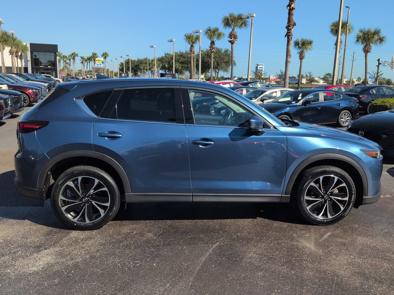 Used 2023 MAZDA CX-5 AWD 2.5 S w/ Premium Package image 3