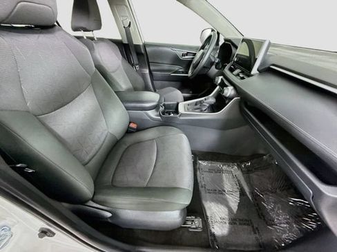 Certified 2025 Toyota RAV4 XLE FWD image 28