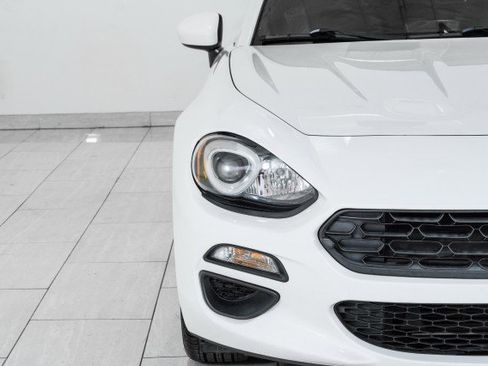 Used 2017 FIAT 124 Spider Classica RWD image 36