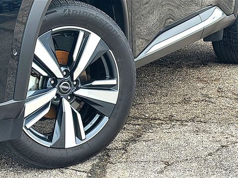 Used 2023 Nissan Rogue Platinum w/ Platinum Premium Package AWD/4WD image 3