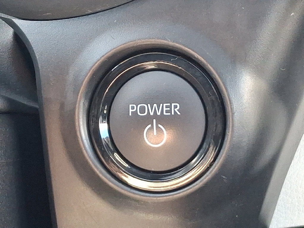 Certified 2025 Toyota Sienna XLE FWD image 27