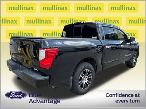 Used 2020 Nissan Titan SV w/ Accessory Utility Package RWD image 2
