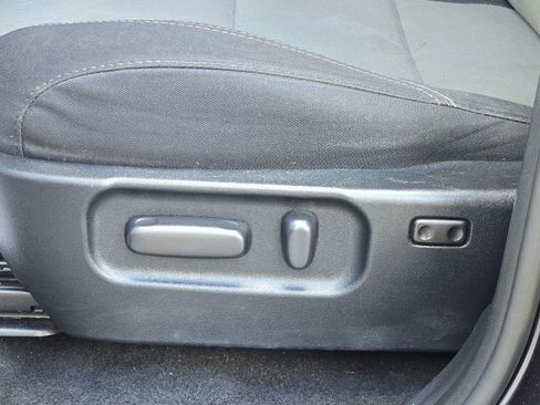 Used 2021 Toyota Tacoma TRD Off-Road image 10