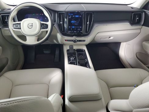 Used 2023 Volvo XC60 B5 Core w/ Climate Package image 17