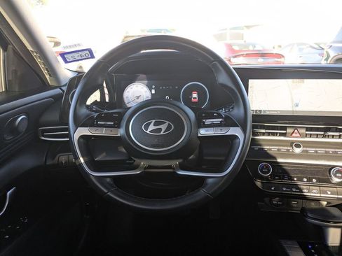 Used 2025 Hyundai Elantra SEL image 26