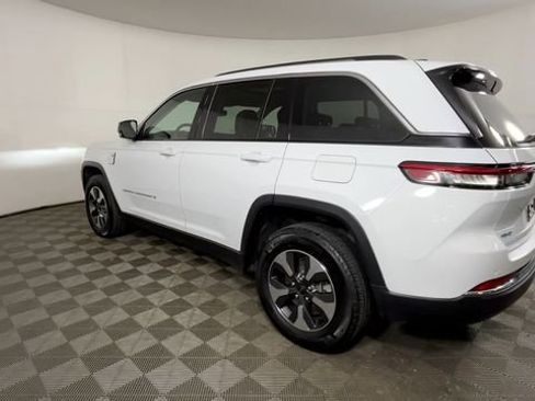 Used 2023 Jeep Grand Cherokee 4WD 4xe image 9