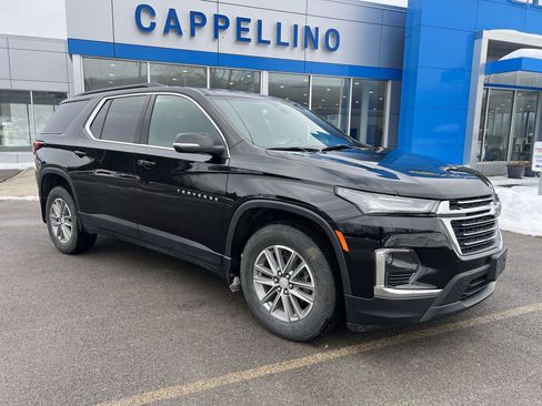 Certified 2023 Chevrolet Traverse LT image 1