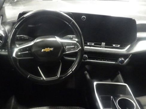 Used 2025 Chevrolet Equinox LT w/ Safety and Technology Package AWD/4WD image 9