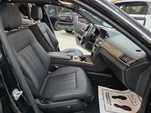 Used 2011 Mercedes-Benz E 550 Sedan image 21
