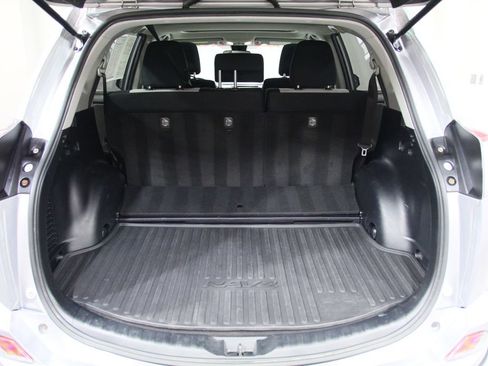 Used 2018 Toyota RAV4 XLE AWD/4WD image 25
