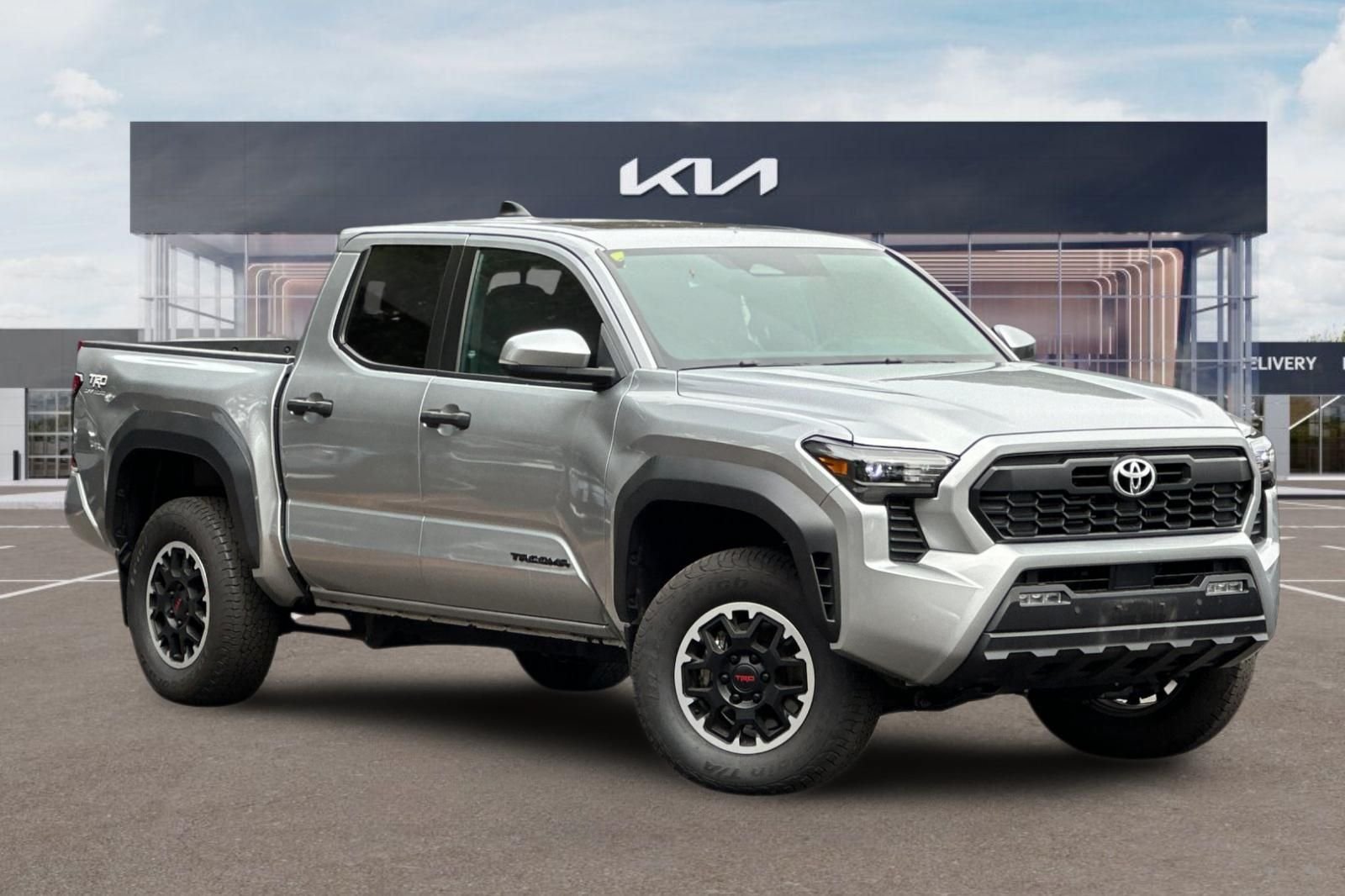 Used 2024 Toyota Tacoma TRD Off-Road w/ TRD Off Road Upgrade Package AWD/4WD image 2