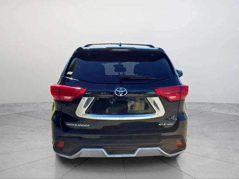 Used 2015 Toyota Highlander XLE image 4