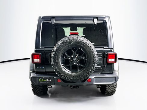 Used 2025 Jeep Wrangler Willys image 7