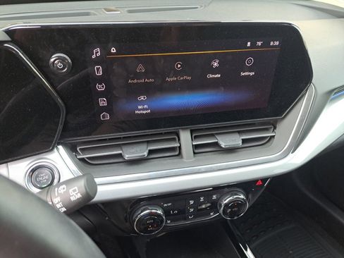 Used 2025 Chevrolet Trax LT w/ Driver Confidence Package FWD image 27