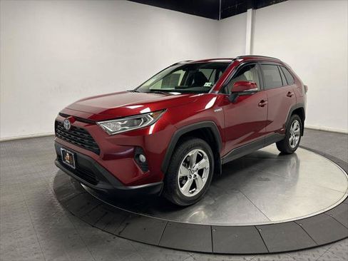 Certified 2021 Toyota RAV4 XLE Premium AWD/4WD image 1