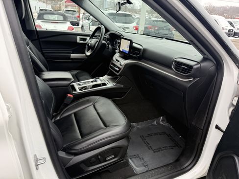 Certified 2023 Ford Explorer XLT w/ Equipment Group 202A image 13