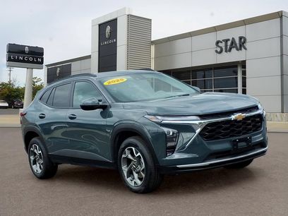 Used 2025 Chevrolet Trax LT