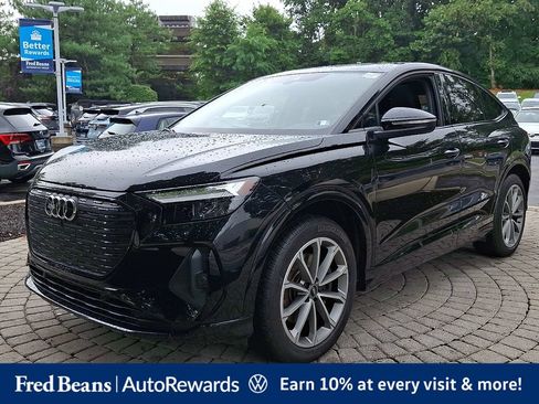 Used 2022 Audi Q4 e-tron Premium Plus w/ Premium Plus AWD/4WD image 3