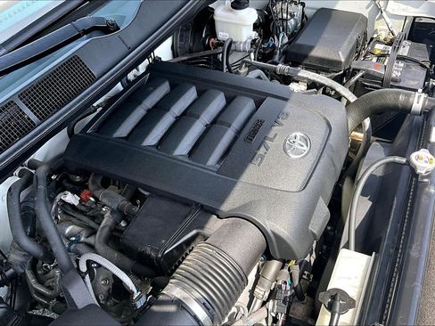 Used 2020 Toyota Tundra SR5 w/ SR5 Convenience Package image 35