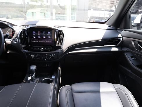 Used 2023 Chevrolet Traverse Premier FWD image 27